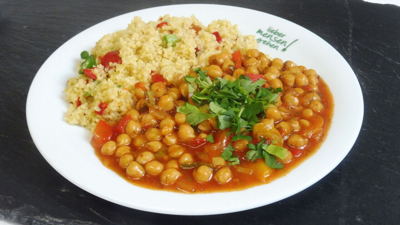 Marokkanische Kichererbsen-Pfanne mit Gemüsebulgur (A, A1)