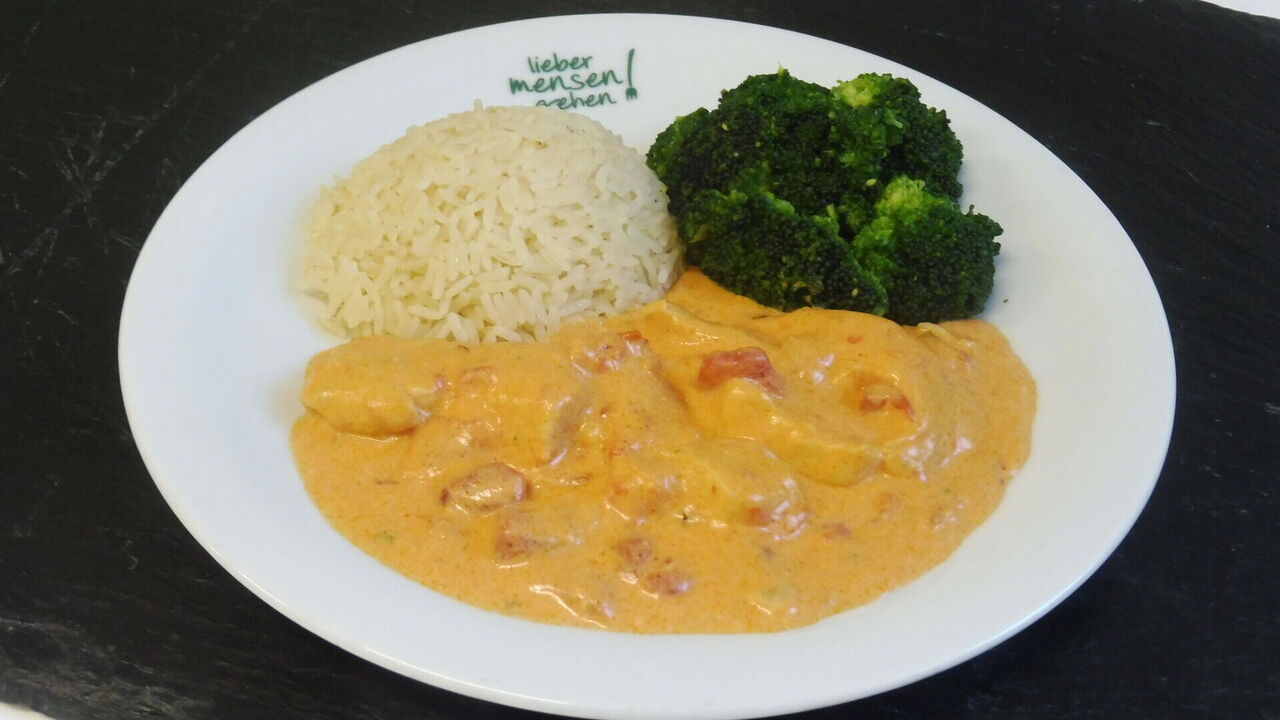 Chicken Tikka Masala (E, G) mit Broccoli und Reis