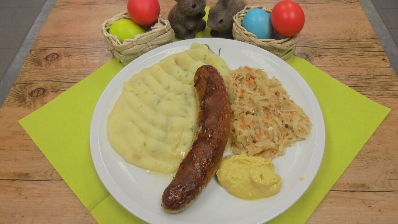 Bratwurst (J) mit Rahmsauerkraut (G) und Kartoffelpüree (G)
